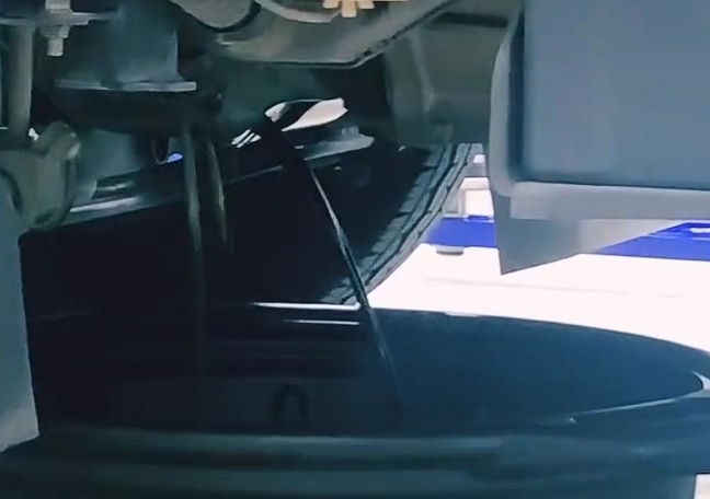 engine oil change servicing